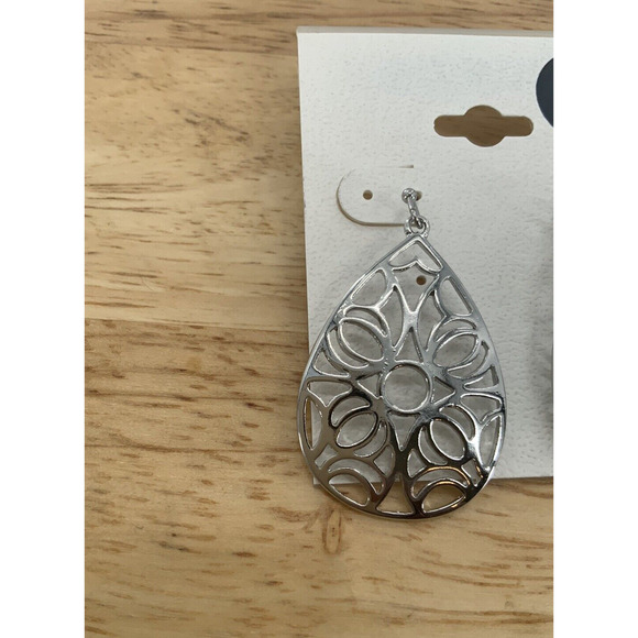 A&I Silver Tone Floral Teardrop Oval Fashion Statement Earrings NEW - Picture 4 of 8